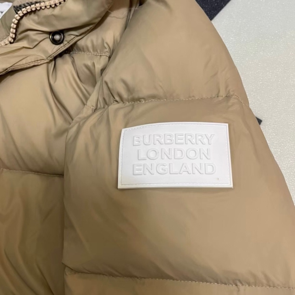 Burberry Beige Puffer Jacket for Men - Picture 9 of 9